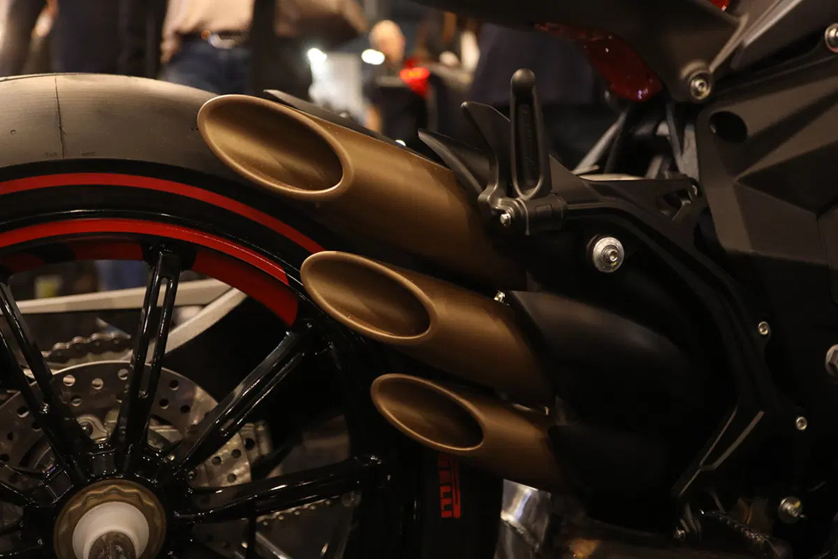 Tre moto speciali da MV Agusta: F3 675 e 800 RC, Brutale 800 RR Pirelli (43)