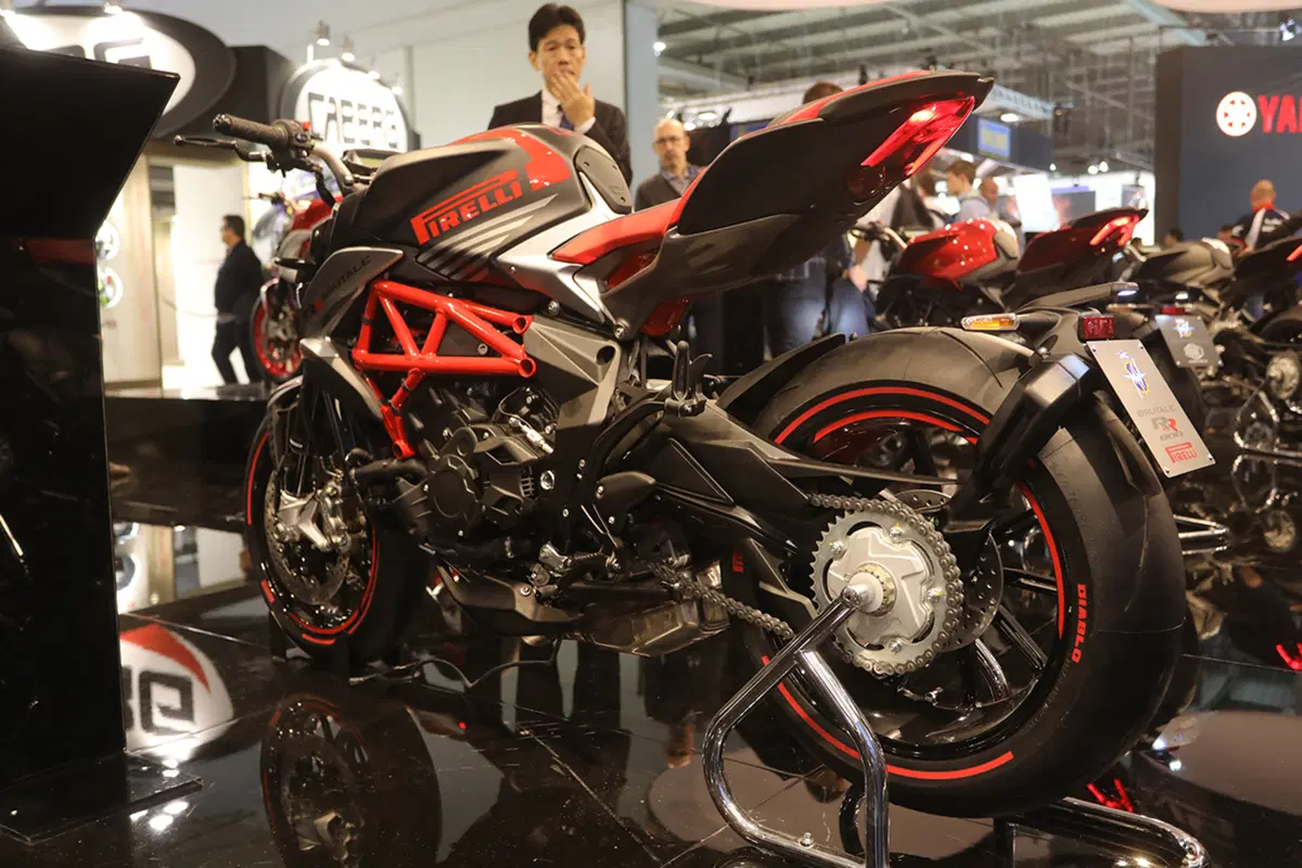 Tre moto speciali da MV Agusta: F3 675 e 800 RC, Brutale 800 RR Pirelli (45)