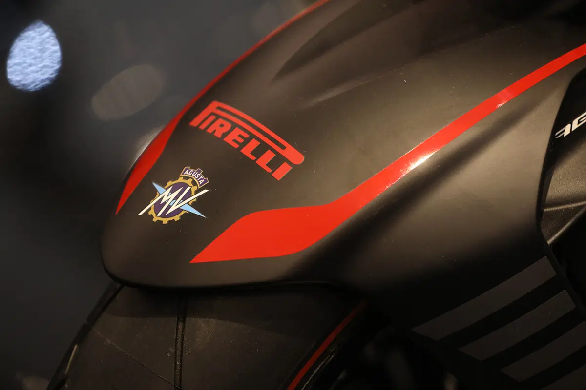 Tre moto speciali da MV Agusta: F3 675 e 800 RC, Brutale 800 RR Pirelli (46)