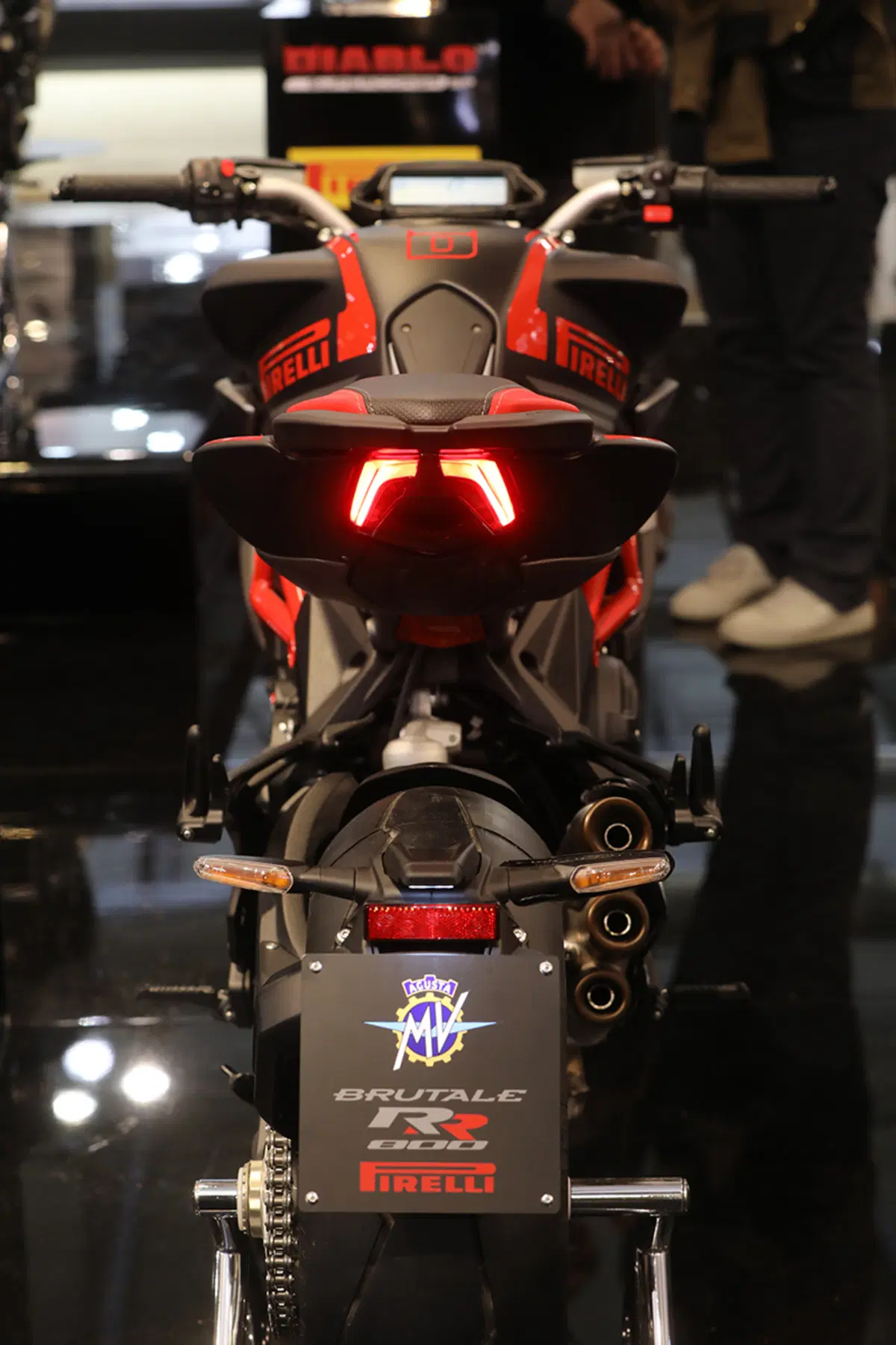 Tre moto speciali da MV Agusta: F3 675 e 800 RC, Brutale 800 RR Pirelli (52)