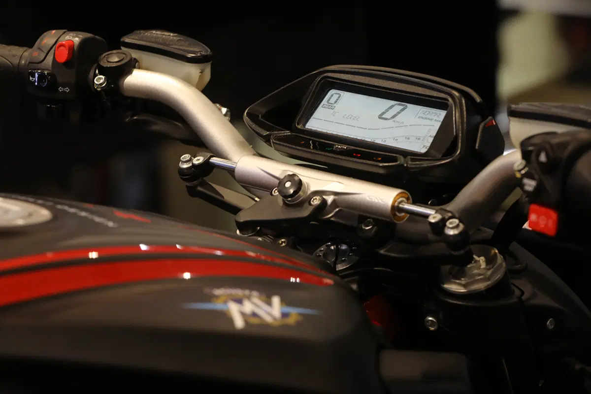 Tre moto speciali da MV Agusta: F3 675 e 800 RC, Brutale 800 RR Pirelli (54)