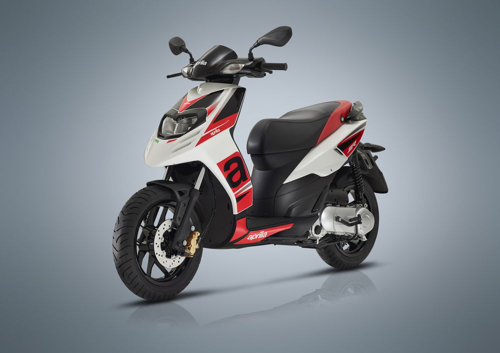 Aprilia SR 50 Motard 2t (2018 - 20) (2)