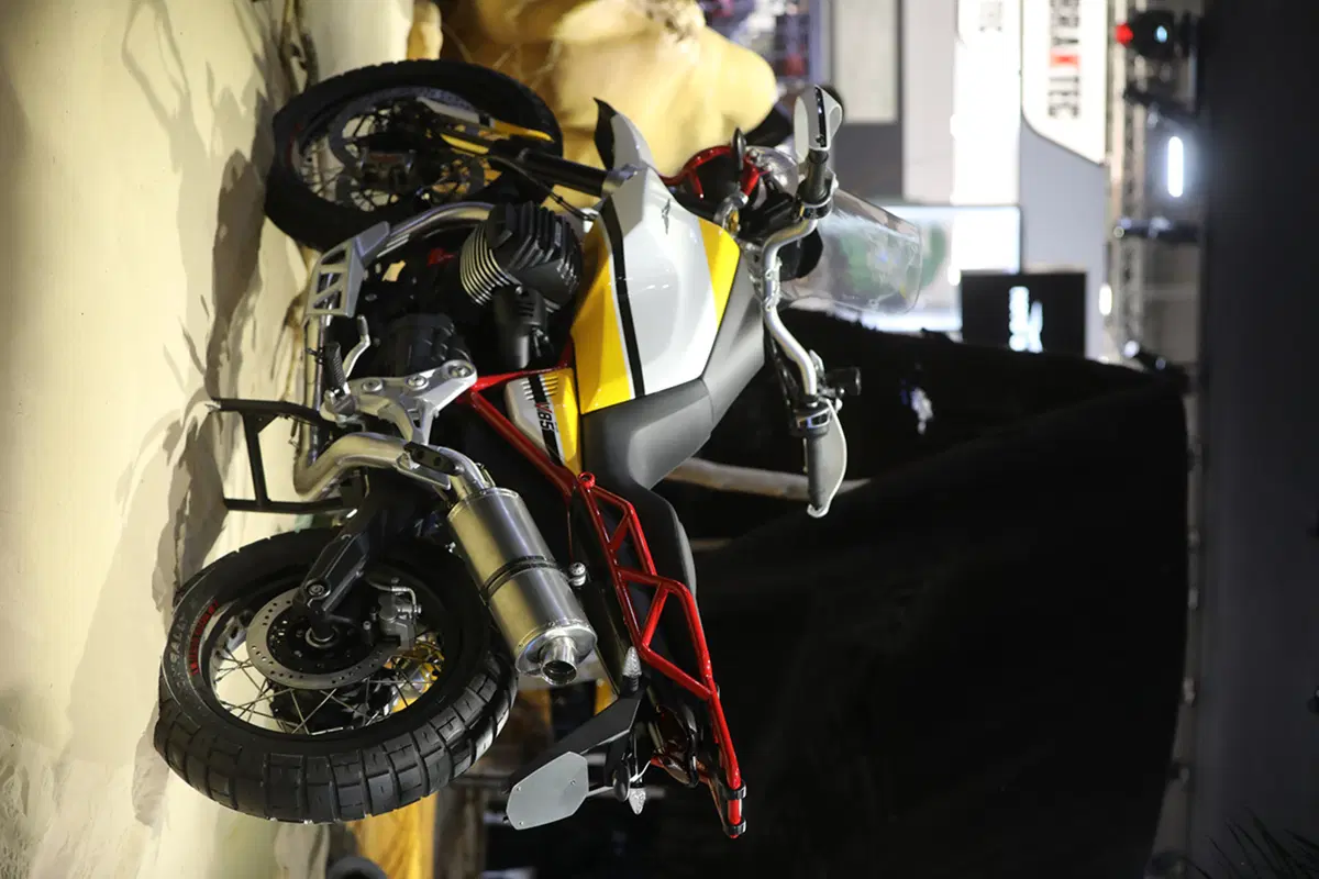 EICMA 2017: Moto Guzzi Concept V85, pensata per i lunghi viaggi (15)