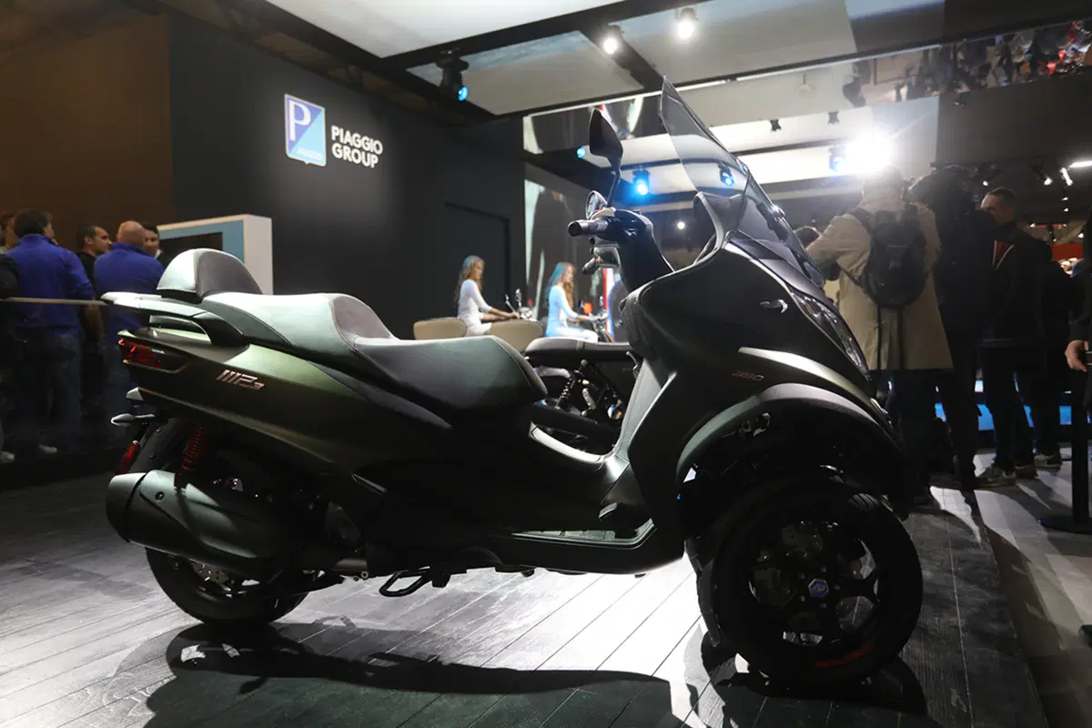 EICMA 2017: Piaggio MP3 350 e MP3 500, dotazione di serie più ricca (8)