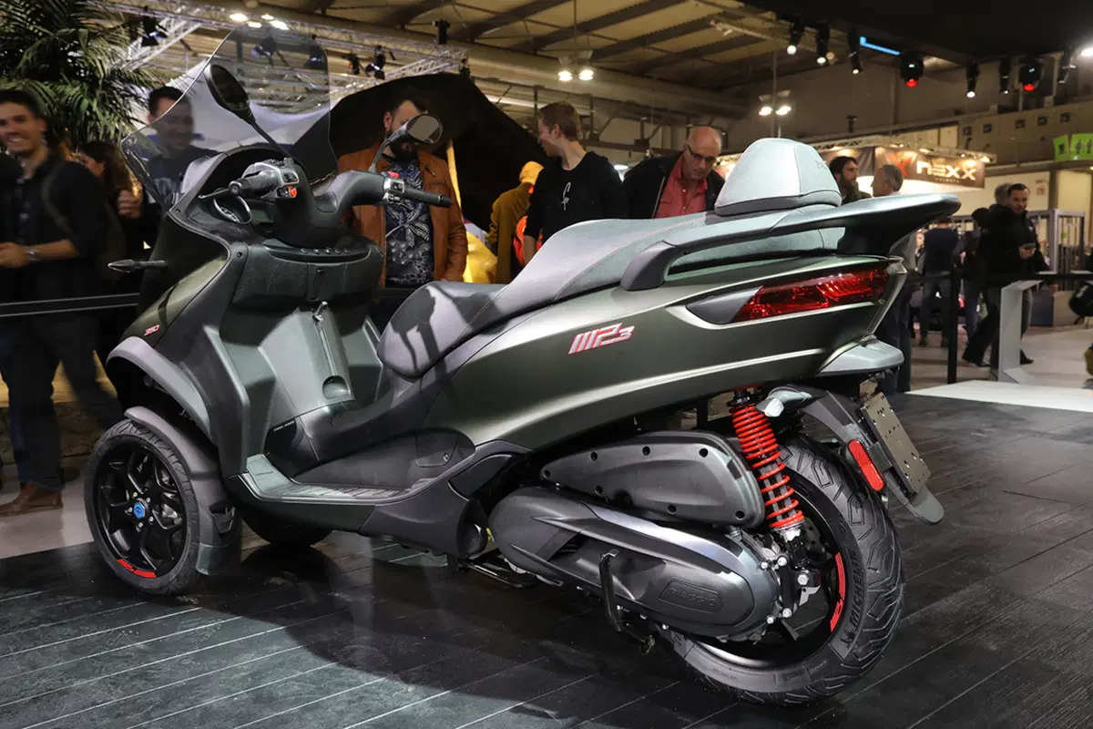 EICMA 2017: Piaggio MP3 350 e MP3 500, dotazione di serie più ricca (10)