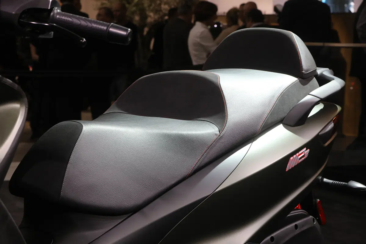 EICMA 2017: Piaggio MP3 350 e MP3 500, dotazione di serie più ricca (16)