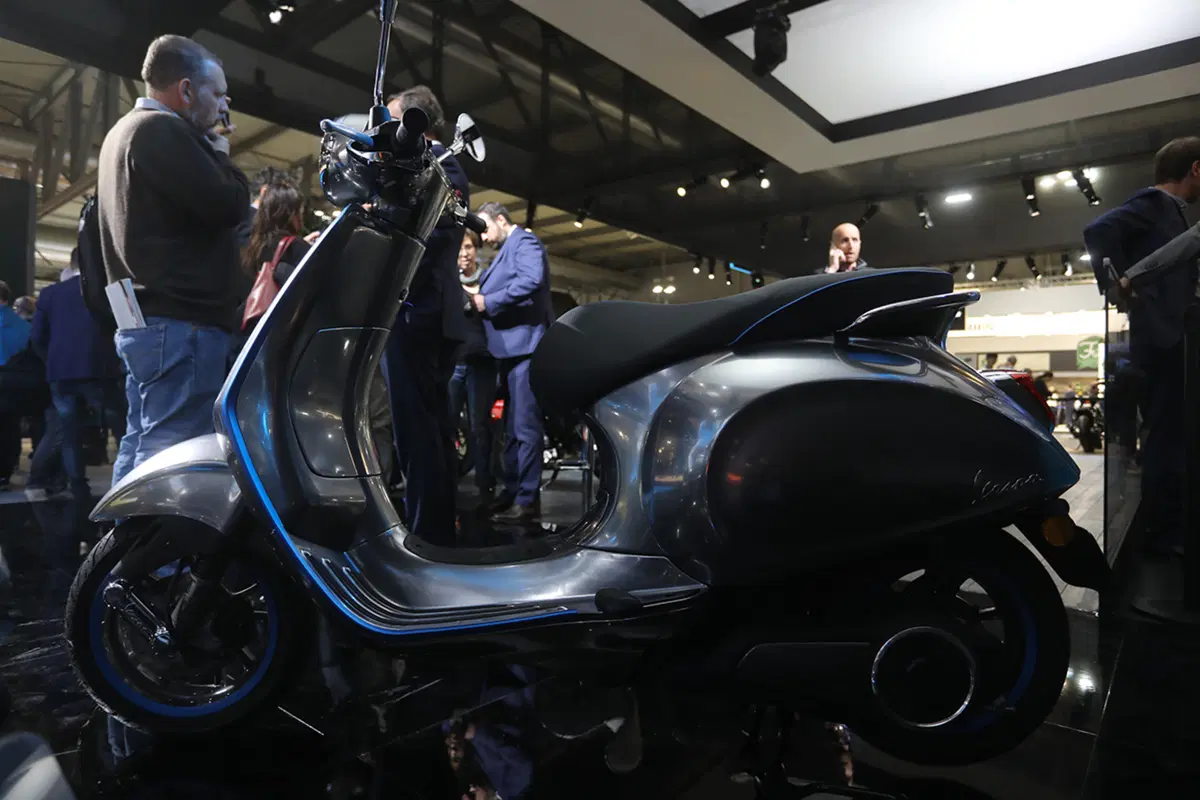 EICMA 2017: Vespa Elettrica, il classico made in Italy diventa green (6)