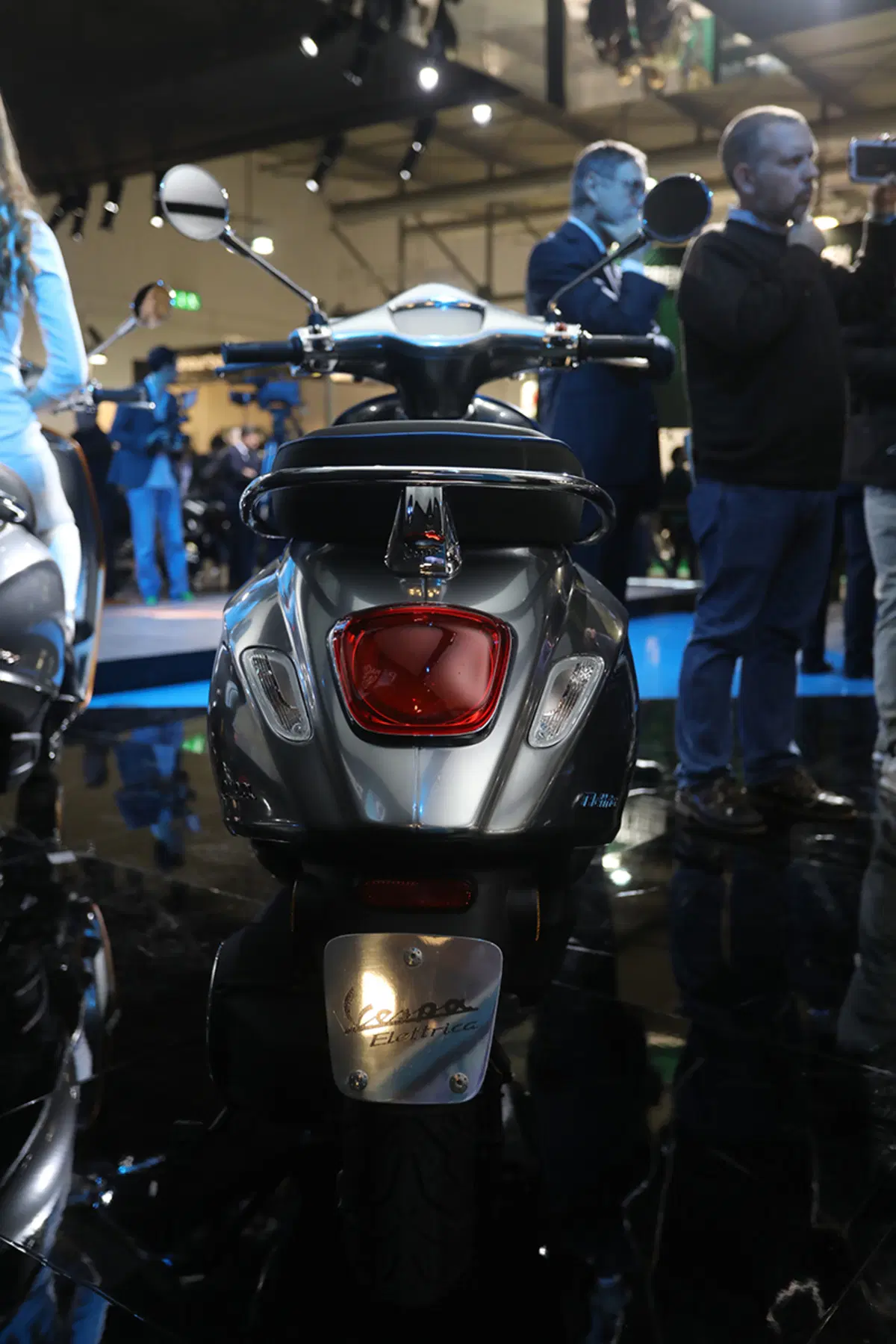 EICMA 2017: Vespa Elettrica, il classico made in Italy diventa green (8)