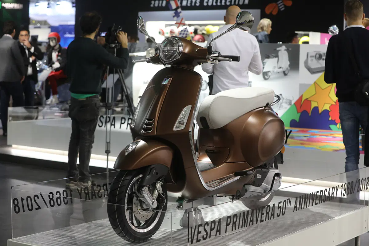 EICMA 2017: Vespa Primavera e Vespa Sprint si rinnovano