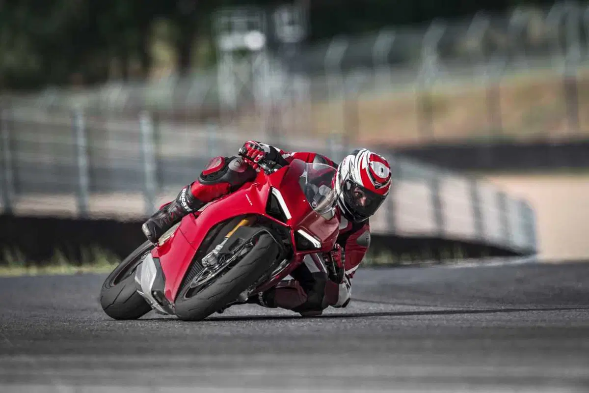 Pirelli: nuovo Diablo Supercorsa SP (4)