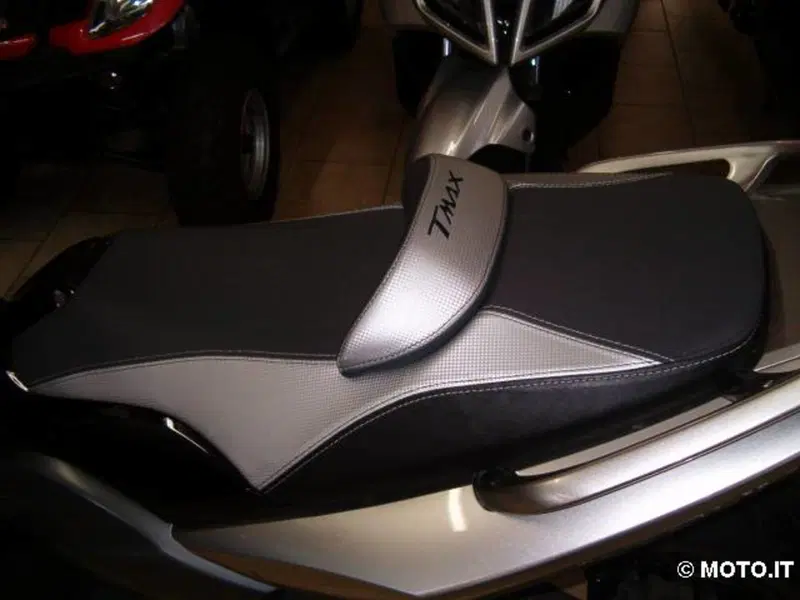 sella Yamaha selle T MAX (2)