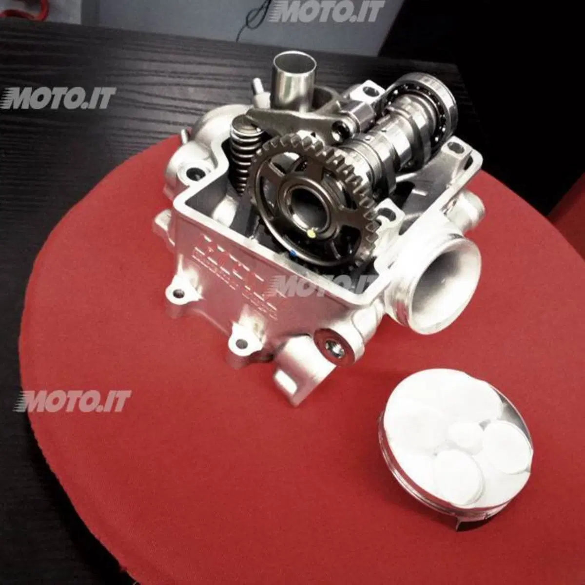 LAVORAZIONE TESTA HONDA CRF 250 By Giulio Tresold crf 250 (3)