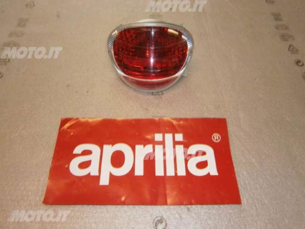 FANALE POSTERIORE Aprilia FANALE SCARABEO 250/300/400/500 LIGHT