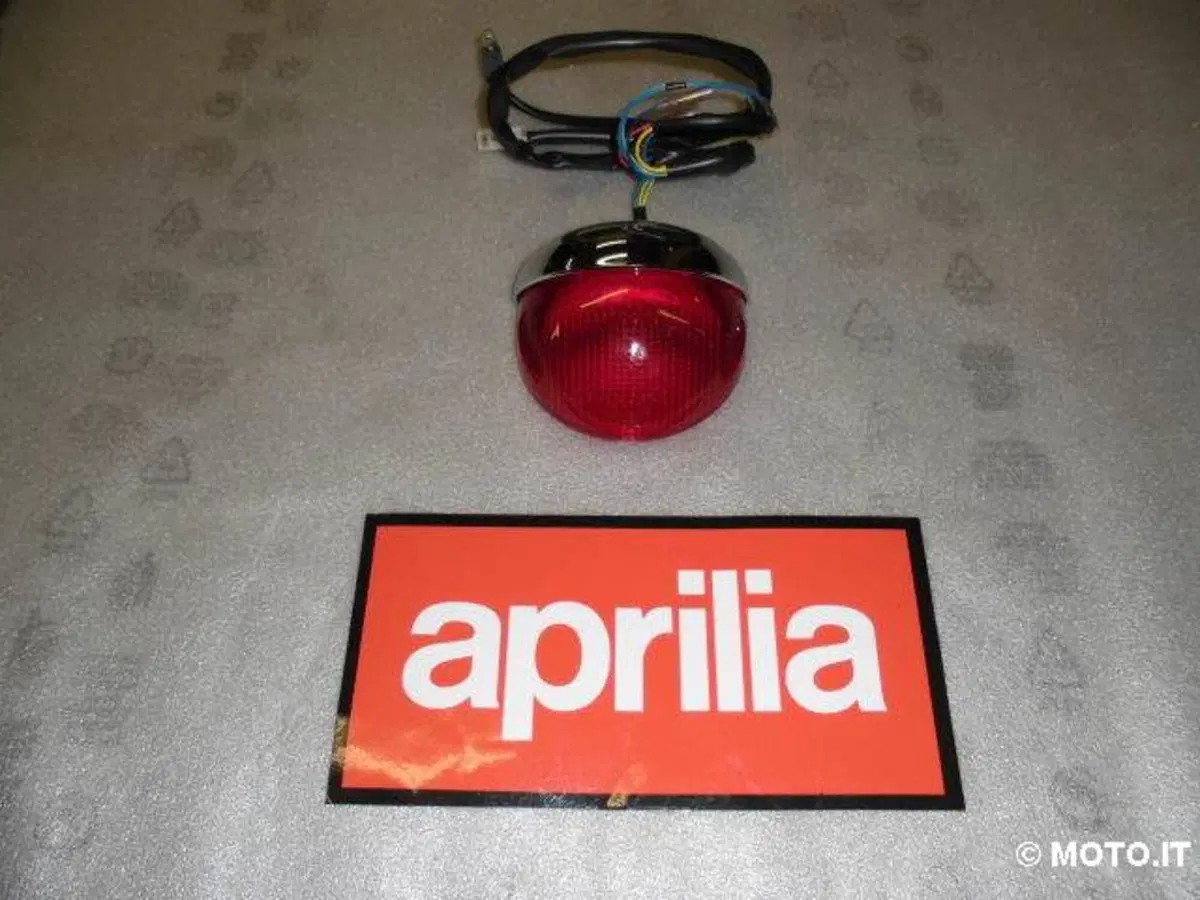 fanale posteriore Aprilia FANALE POSTERIORE CLASSIC 125