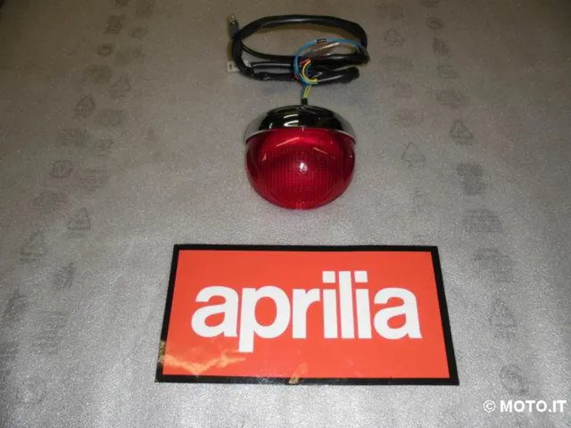 fanale posteriore Aprilia FANALE POSTERIORE CLASSIC 125