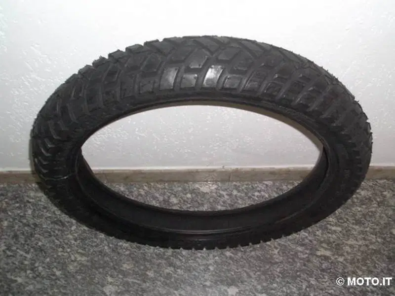 COPERTONE 100/90/19 57H Metzeler COPERTONE 100/90/19 S57H SAHARA