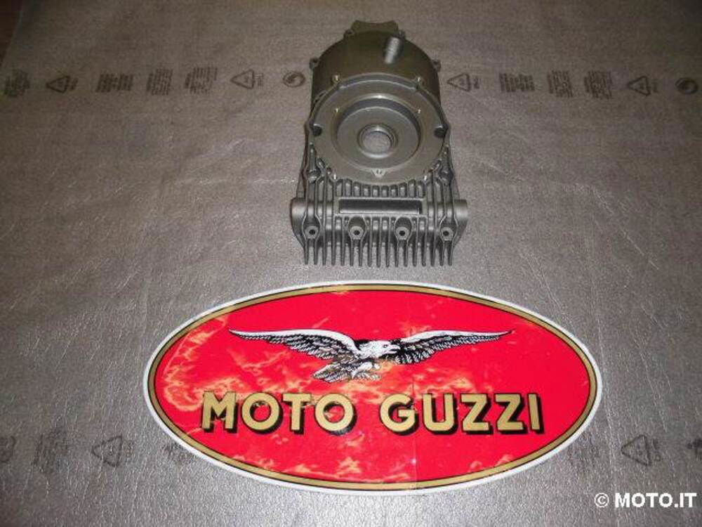 COPERCHIO DISTRIBUZIONE Moto Guzzi COPERCHIO DISTRIBUZIONE 850/1000