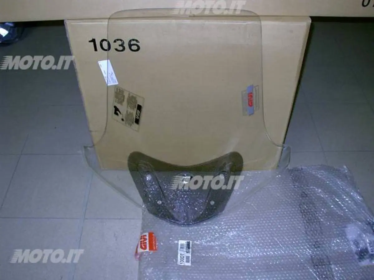 PARABREZZA Givi PLEXIGASS TRASPARENTE