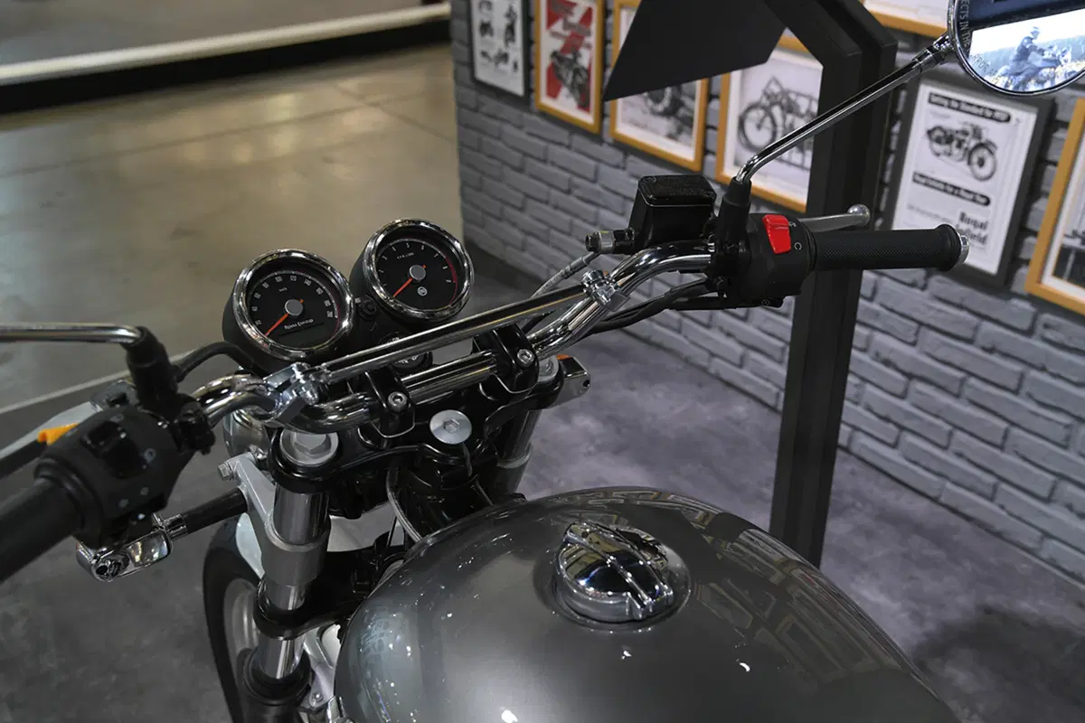 EICMA 2017. Royal Enfield Interceptor INT 650 - Continental GT 650 (12)