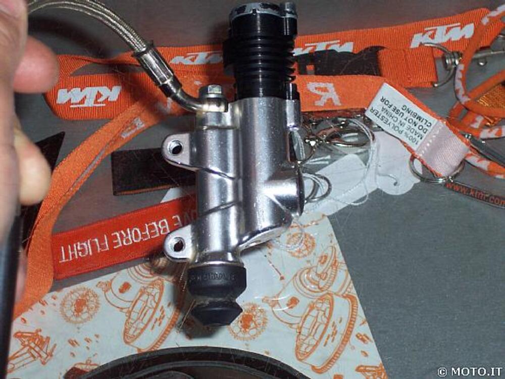 produciamo vaschette maggiorate e kit pistoncini p Ktm tutti