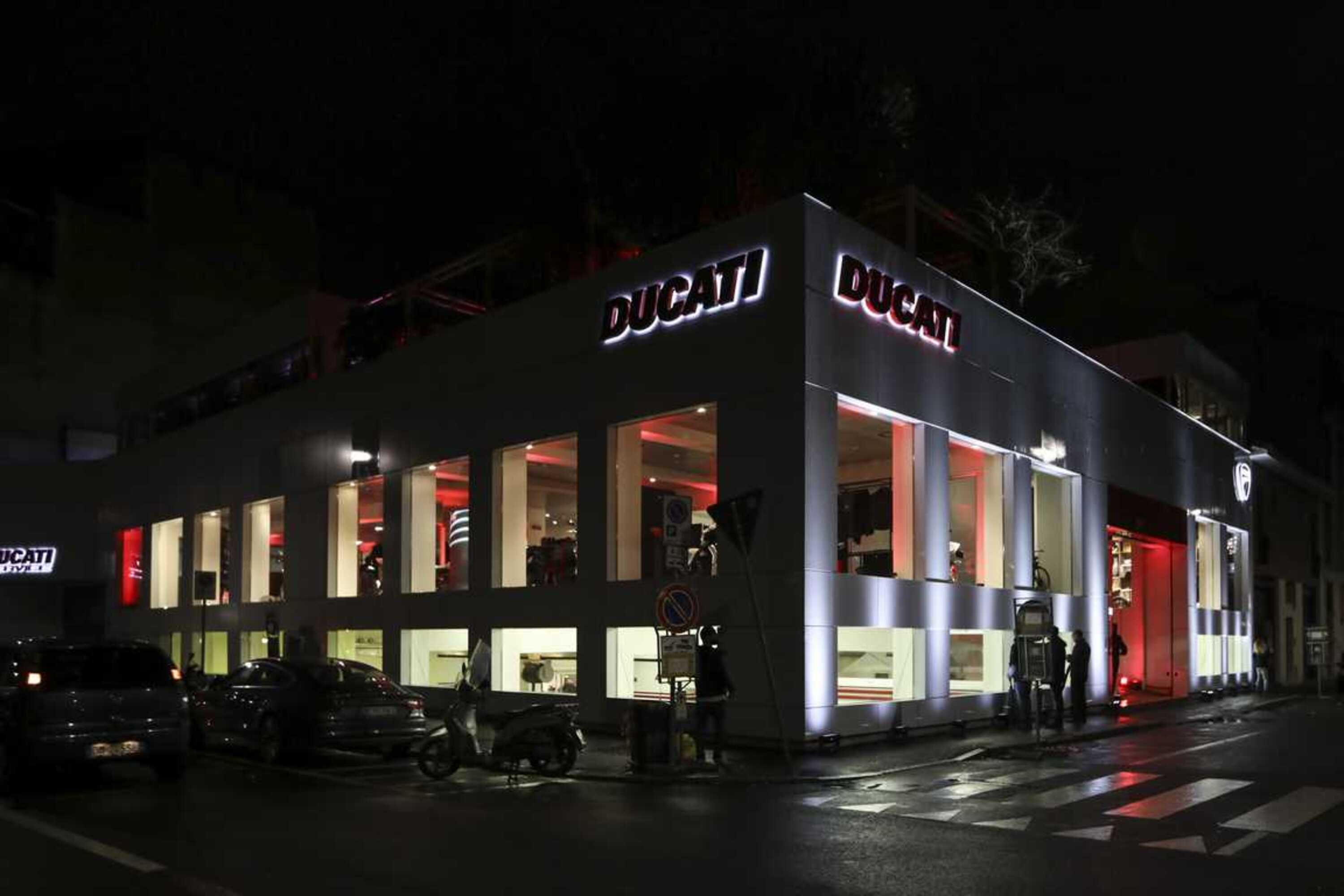 Ducati inaugura a Milano il suo Flagship Store