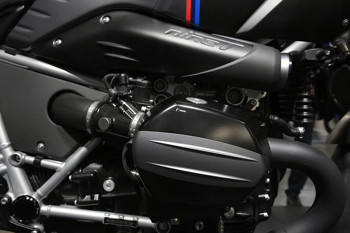 Rizoma Tempesta: un'Aprilia Tuono cattivissima (24)