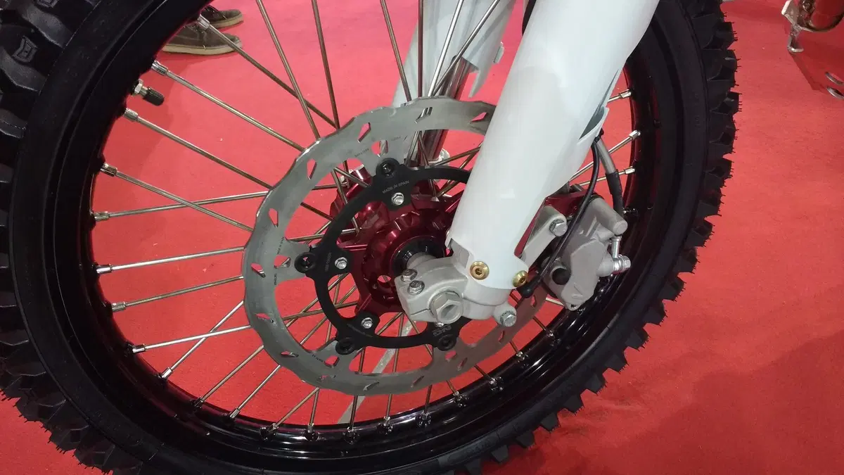 AJP a EICMA 2017 con la PR7 Extreme [VIDEO] (6)