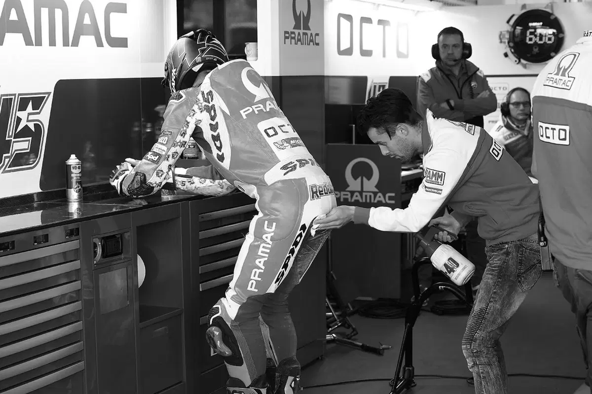 Gallery MotoGP 2017. Le foto più belle del GP di Valencia (15)