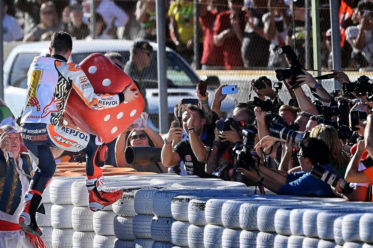 Gallery MotoGP 2017. Le foto più belle del GP di Valencia (36)