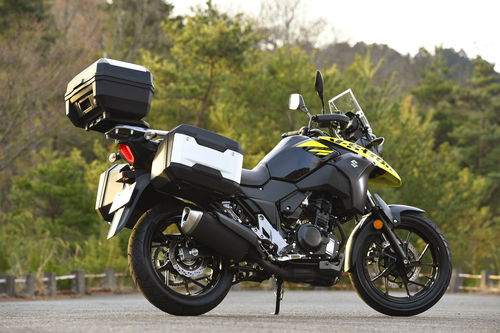 La V-Strom 250 allestita come una vera tourer