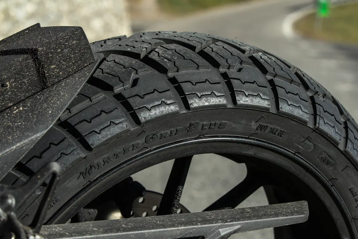 Test Anlas Winter Grip Plus: gomme invernali M+S per moto (8)