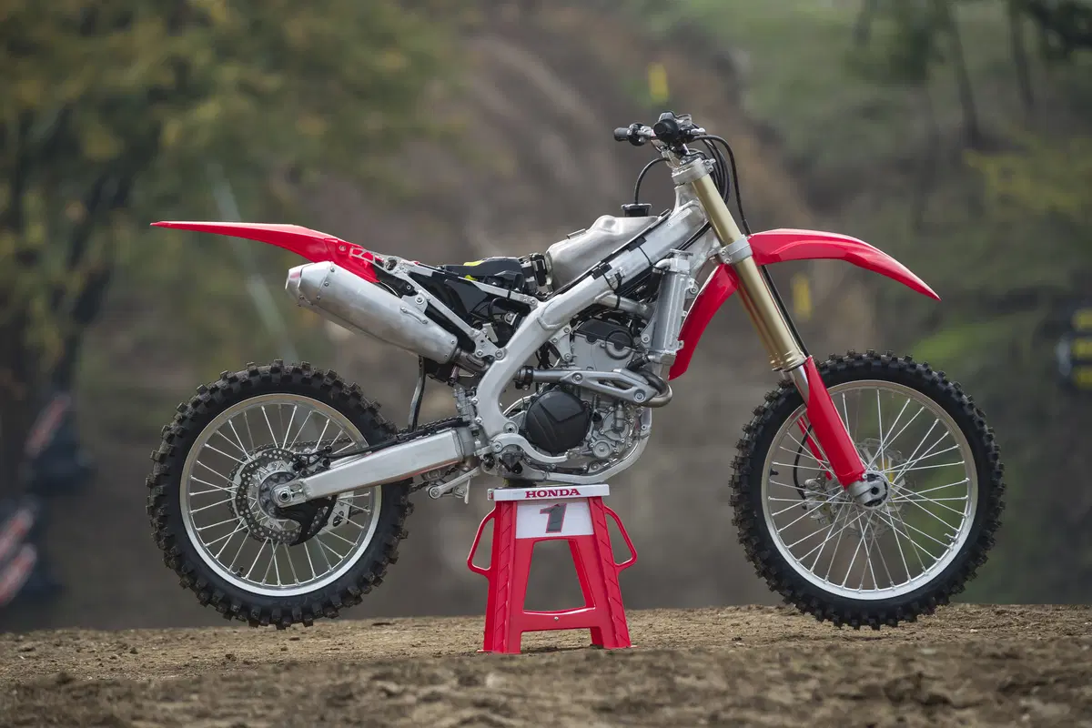 Honda CRF250R 2018 TEST: allungo da holeshot (19)