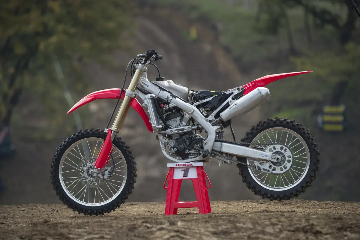 Honda CRF250R 2018 TEST: allungo da holeshot (18)