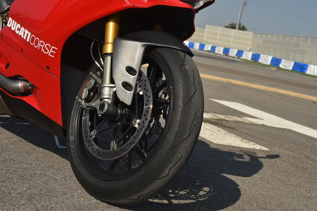 Ducati Panigale R (2)
