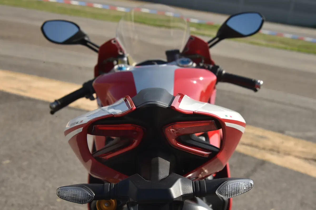 Ducati Panigale R (5)