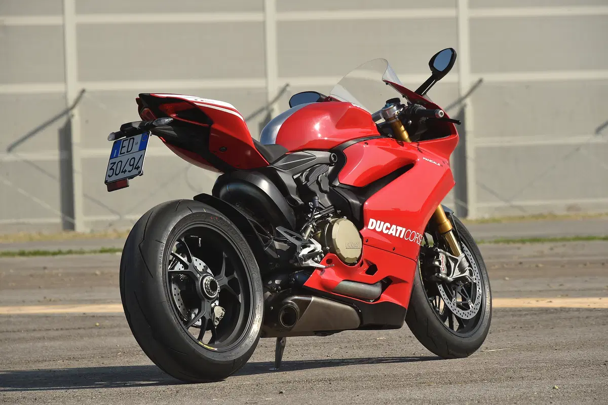 Ducati Panigale R (6)