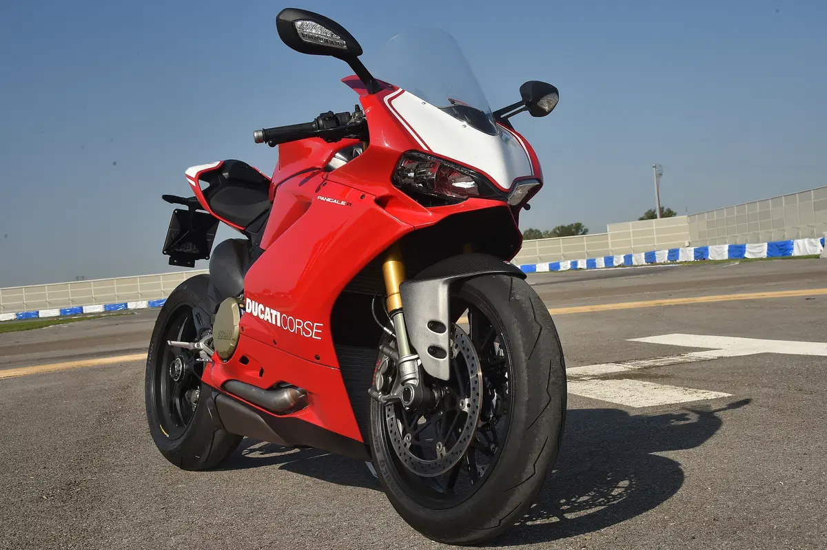 Ducati Panigale R (7)