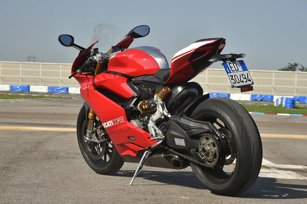 Ducati Panigale R (8)