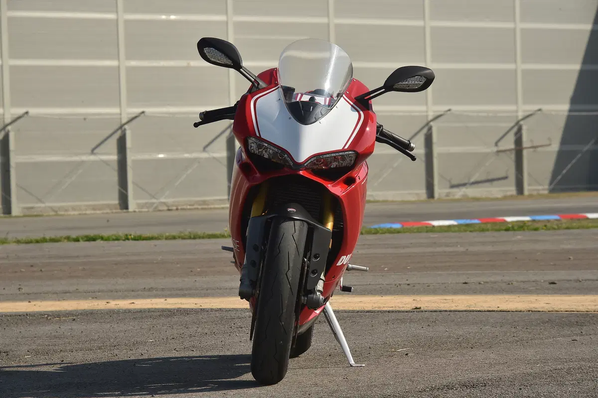 Ducati Panigale R (9)