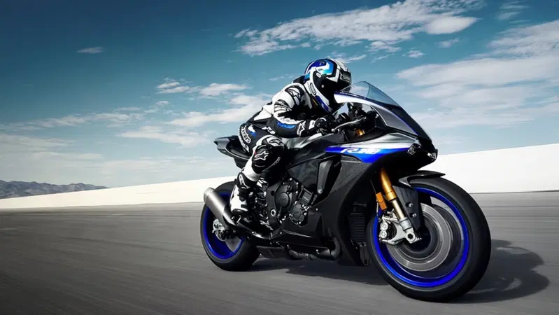Yamaha: al via le prenotazioni per la YZF-R1M 2018