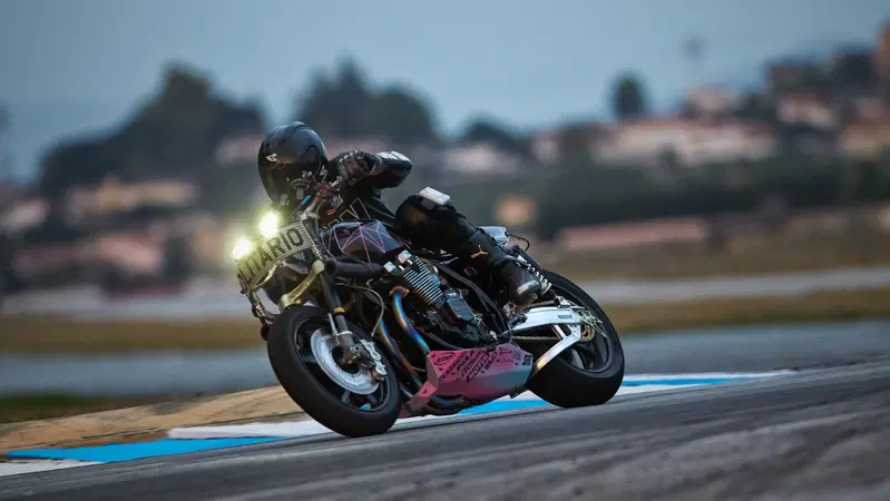 Yamaha XJR 1300 Big Bad Wolf El Solitario