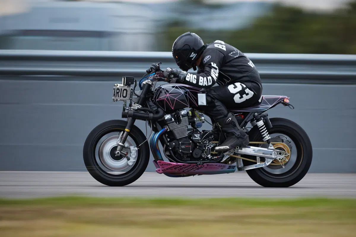 Yamaha XJR 1300 Big Bad Wolf El Solitario