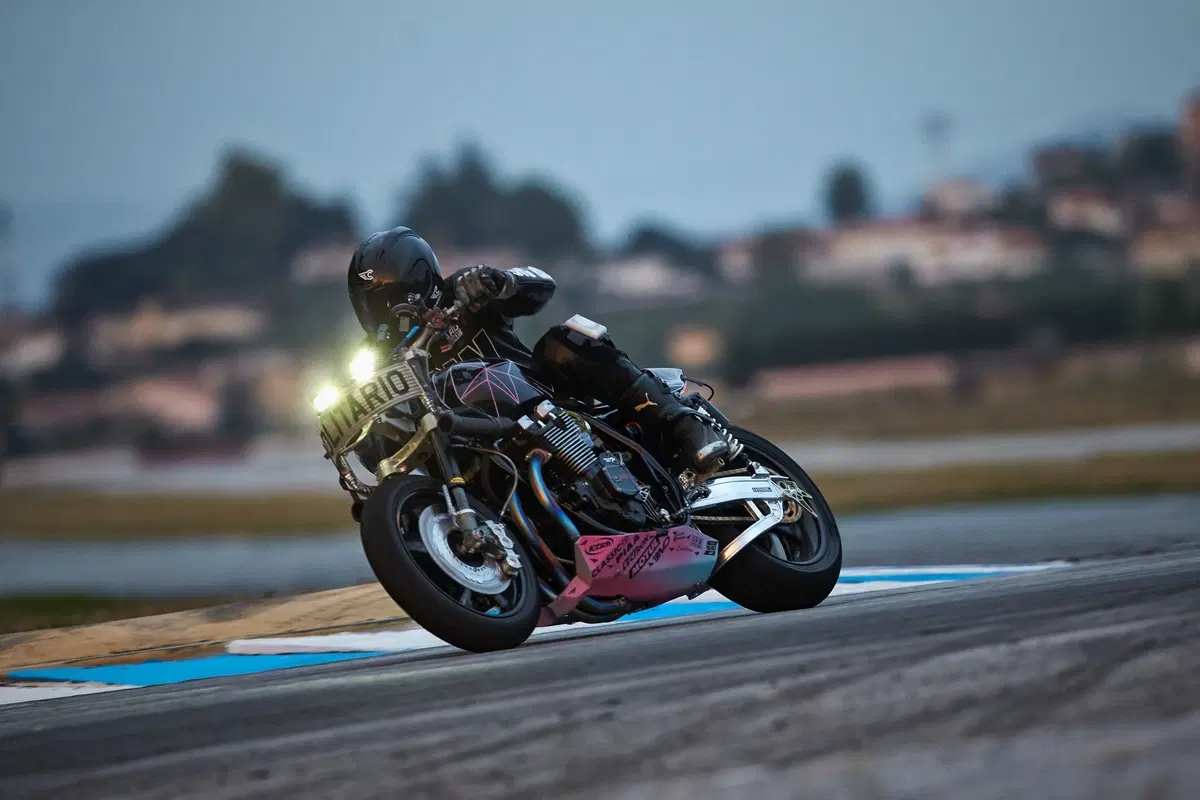 Yamaha XJR 1300 Big Bad Wolf El Solitario (3)