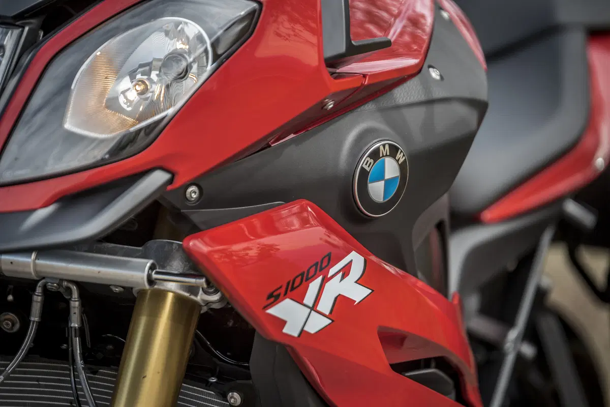 BMW S1000XR 2017 TEST: più cv, meno vibrazioni (13)