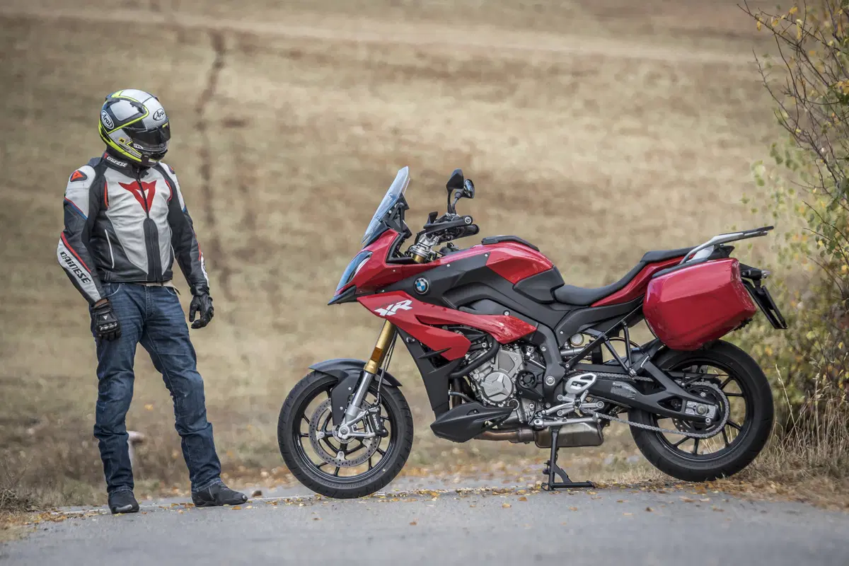BMW S1000XR 2017 TEST: più cv, meno vibrazioni (6)