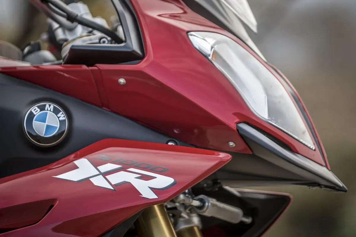 BMW S1000XR 2017 TEST: più cv, meno vibrazioni (9)