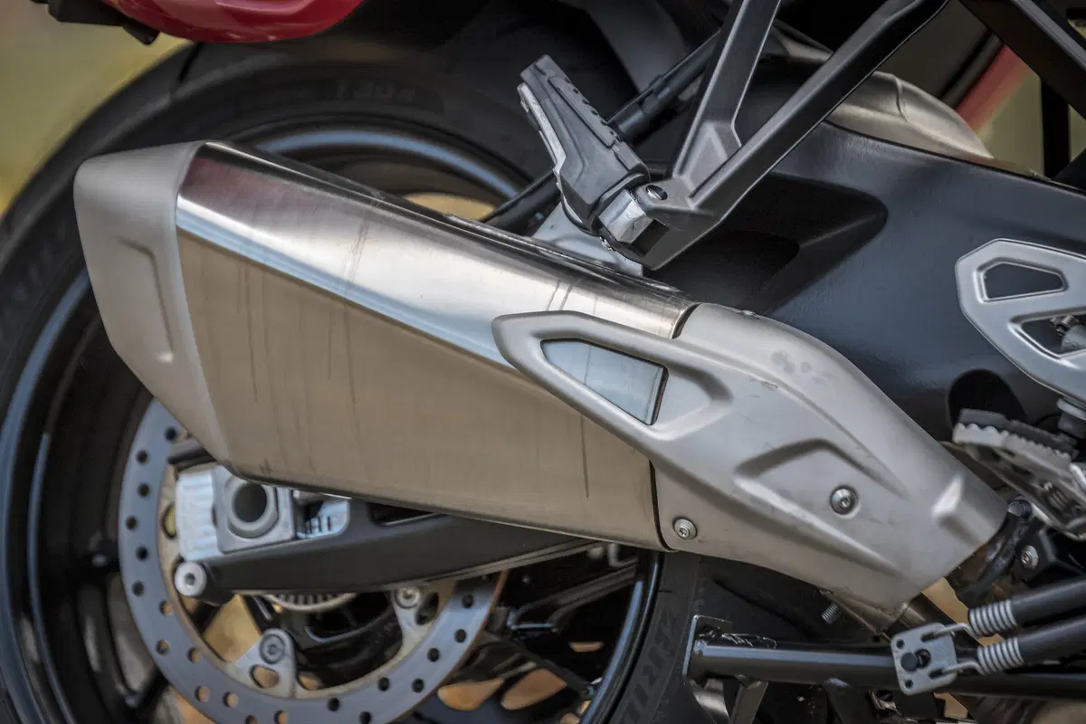 BMW S1000XR 2017 TEST: più cv, meno vibrazioni (18)