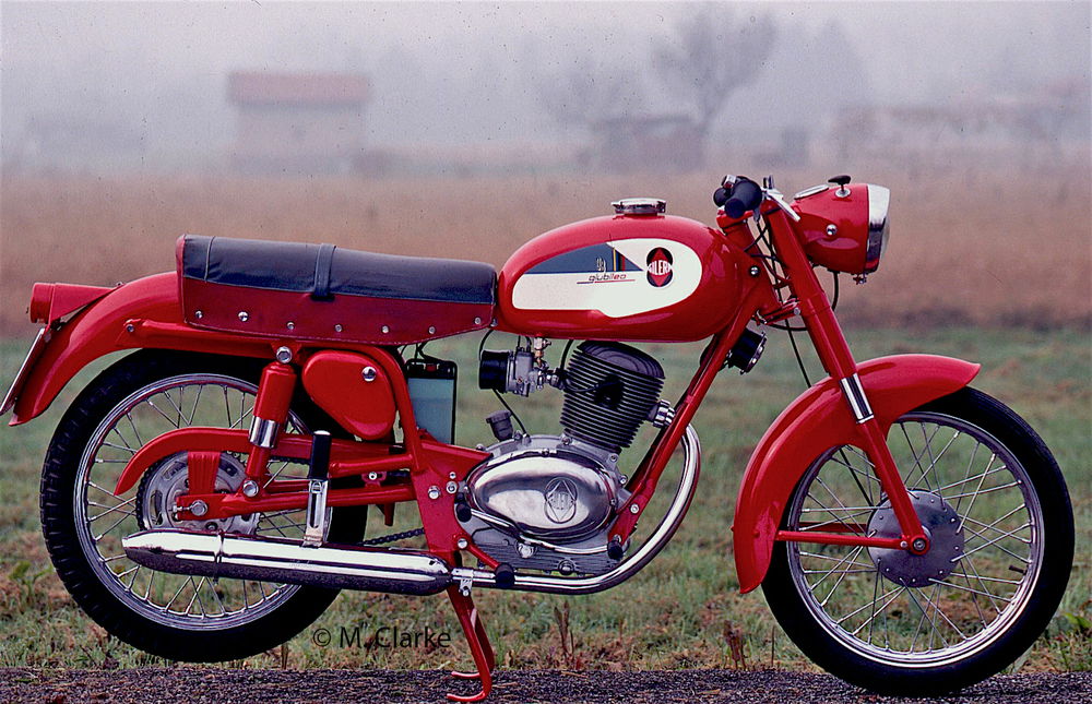 Le Gilera monocilindriche degli anni Sessanta derivavano dal Giubileo, entrato in produzione nel 1959 in versioni di 98 (vedi foto) e di 124 cm3, realizzate con identico schema costruttivo