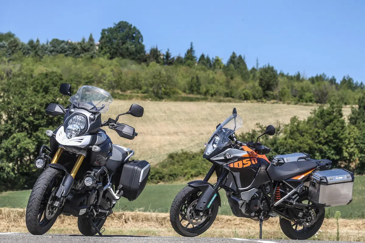 KTM 1050 Adventure vs Suzuki V-Strom 1000