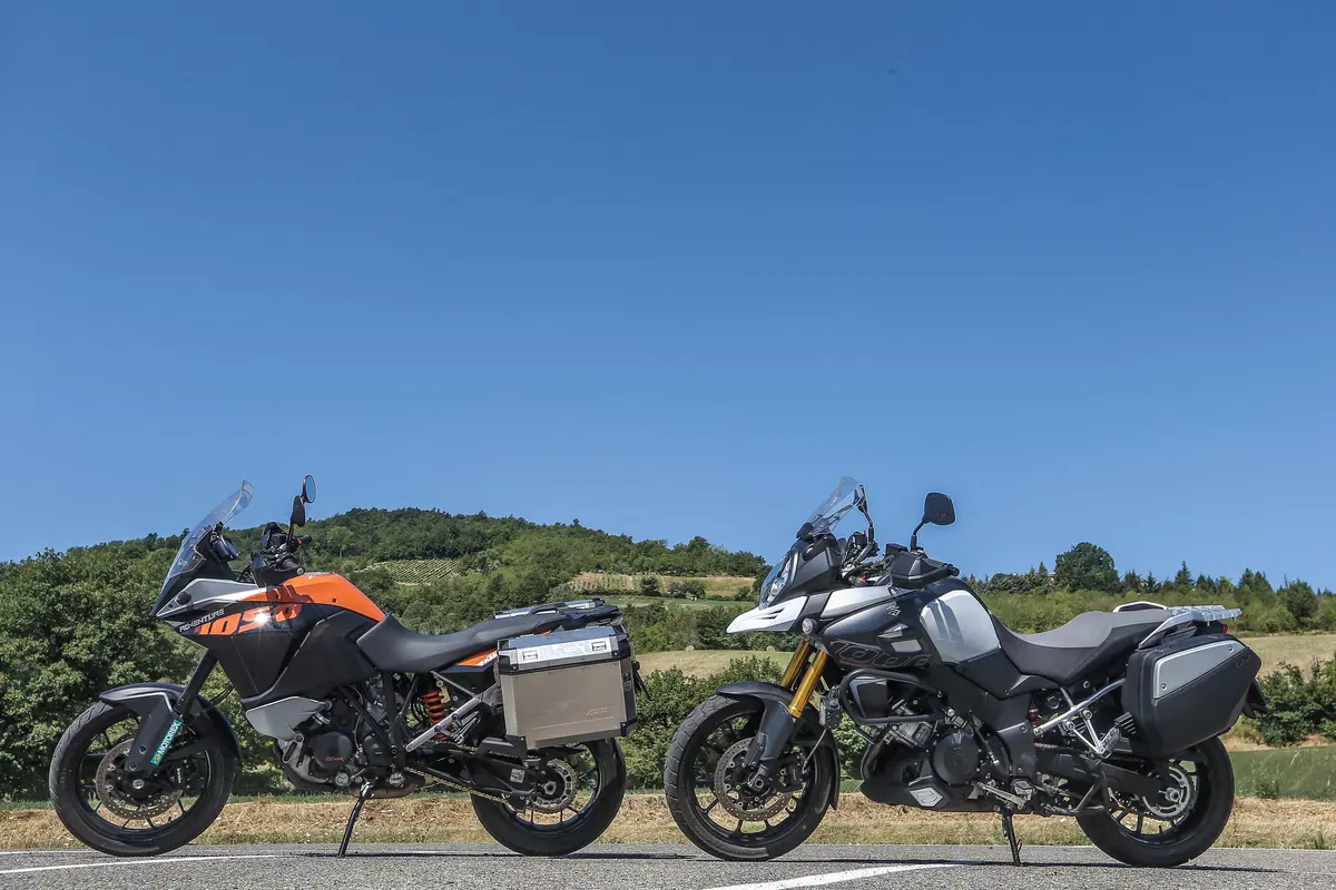 KTM 1050 Adventure vs Suzuki V-Strom 1000 (5)